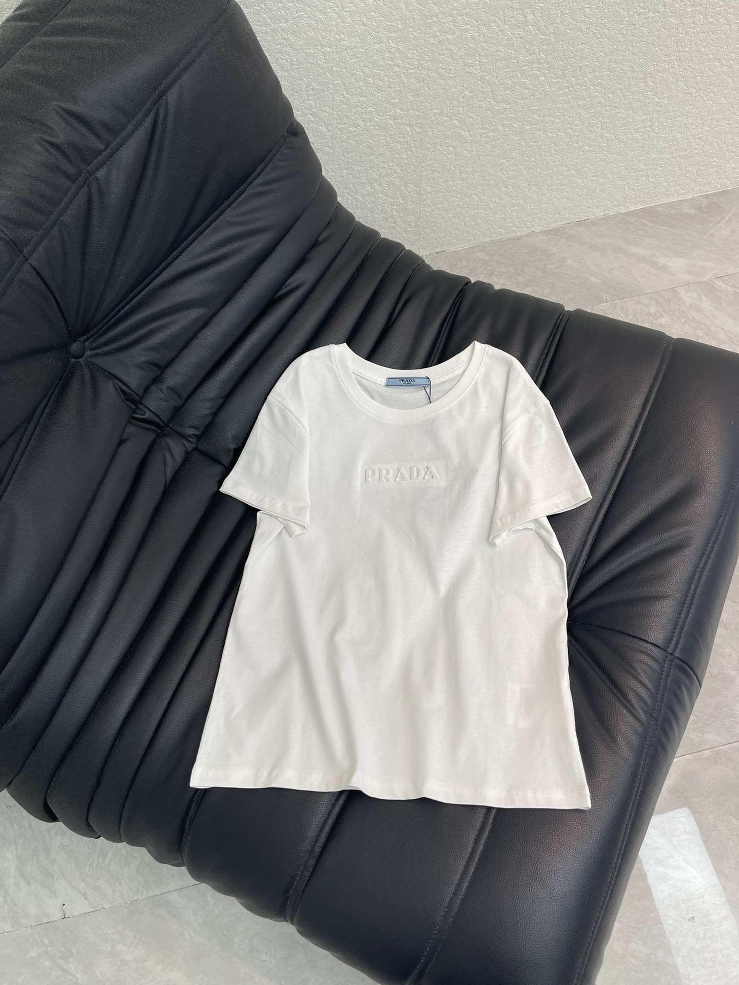 Women's short sleeves